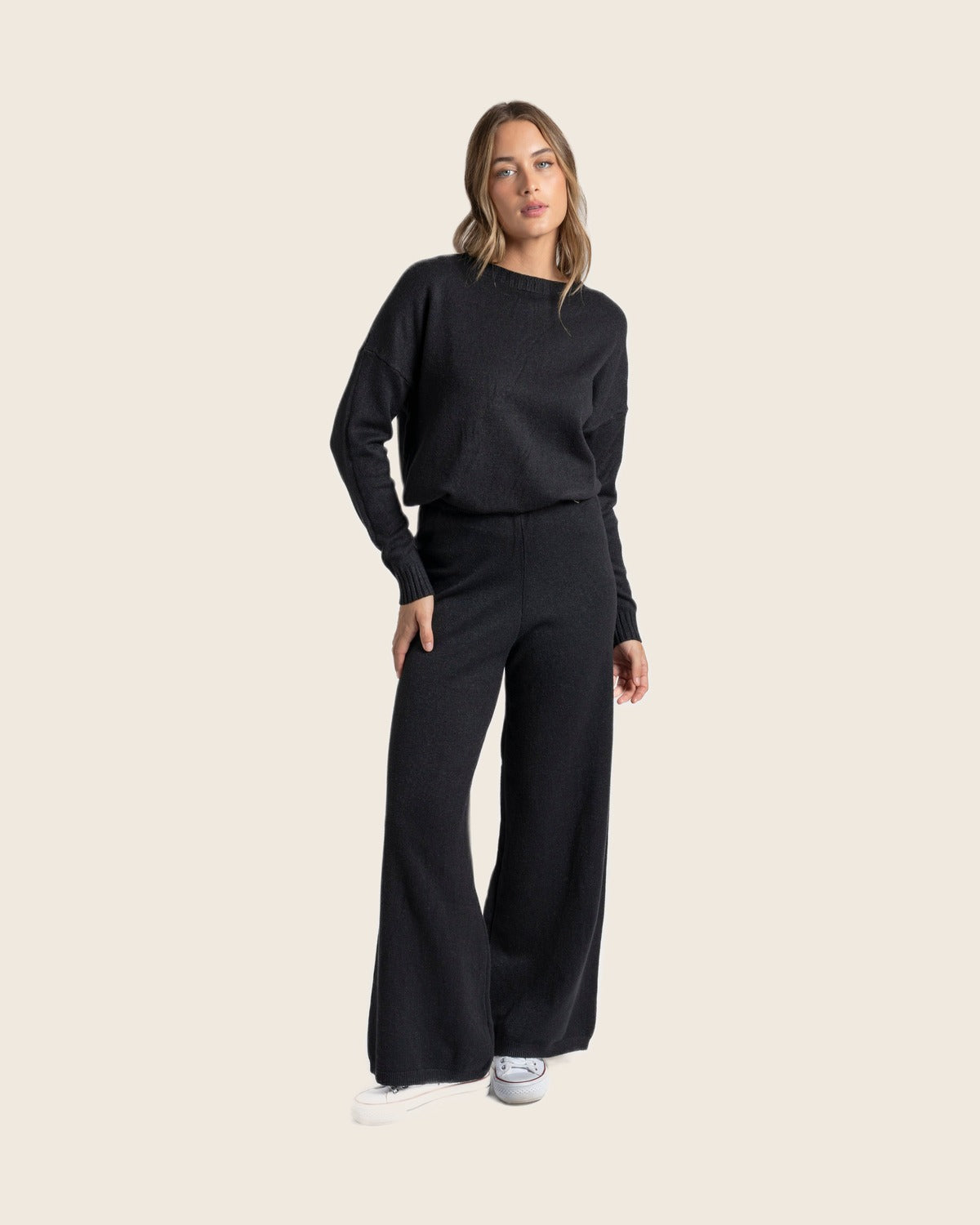 BLACK / U
